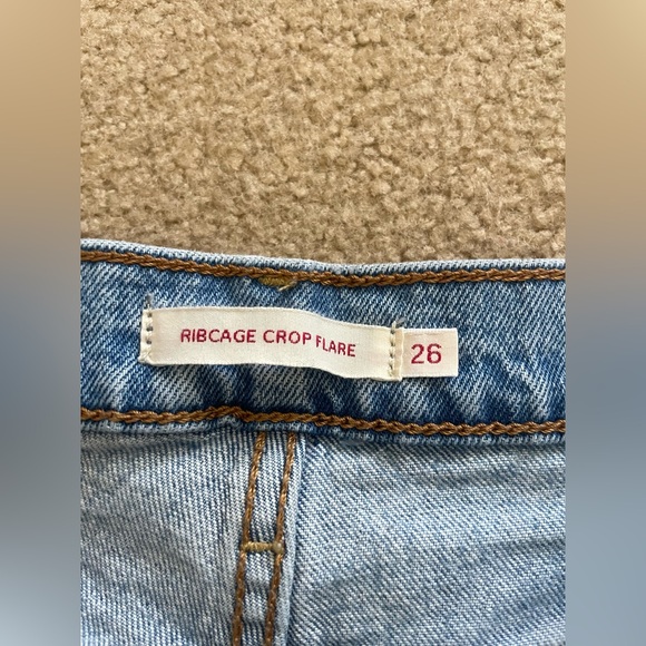 Levi’s Ribcage Crop Flare - Picture 3 of 8